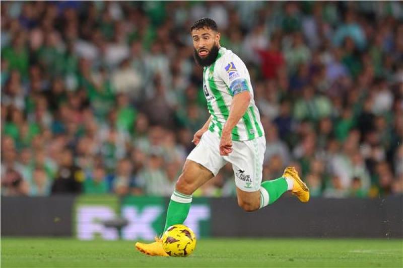 الفرنسي نبيل فقير لاعب وسط ريال بيتيس