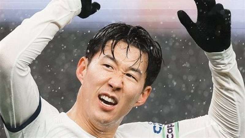 سون هيونج مين لاعب نادي توتنهام