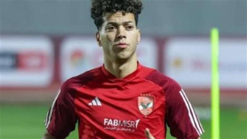 إمام عاشور لاعب الأهلي