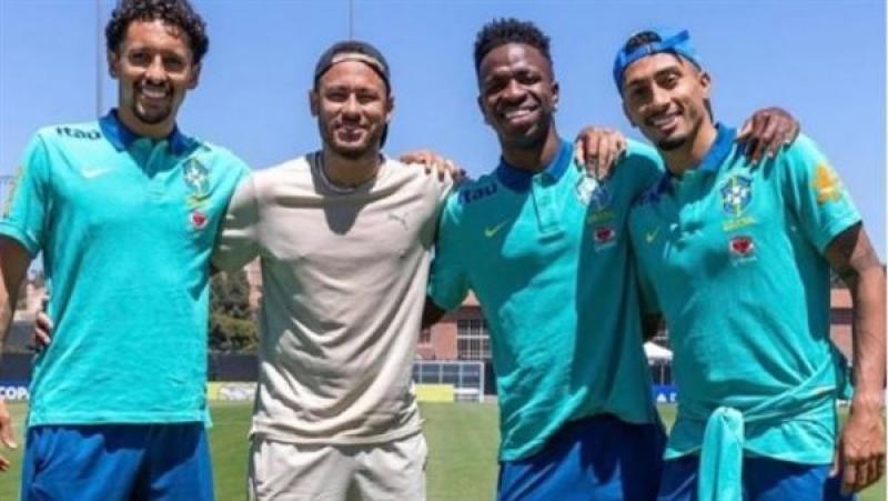 نيمار وفينيسيوس جونيور بمعسكر منتخب البرازيل
