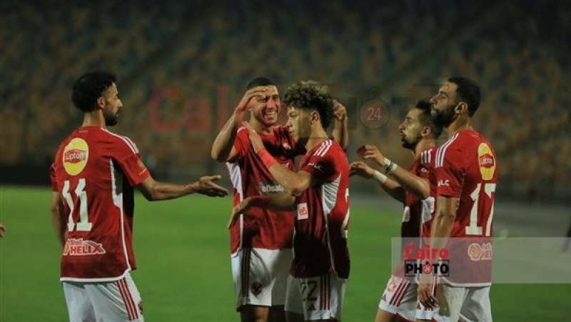 لاعبو الأهلي