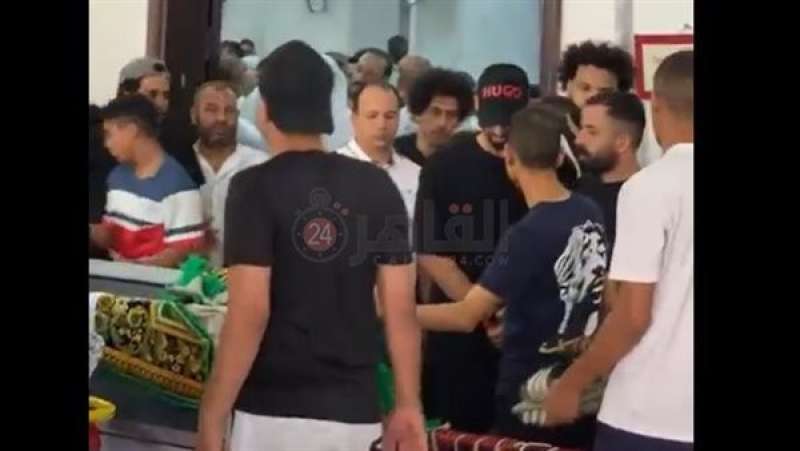 باهر المحمدي في جنازة والده